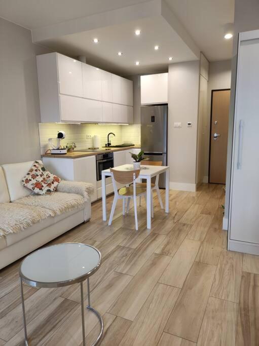 Sweet Apartment Vis-A-Vis Medicover And Paley Institute 华沙 外观 照片